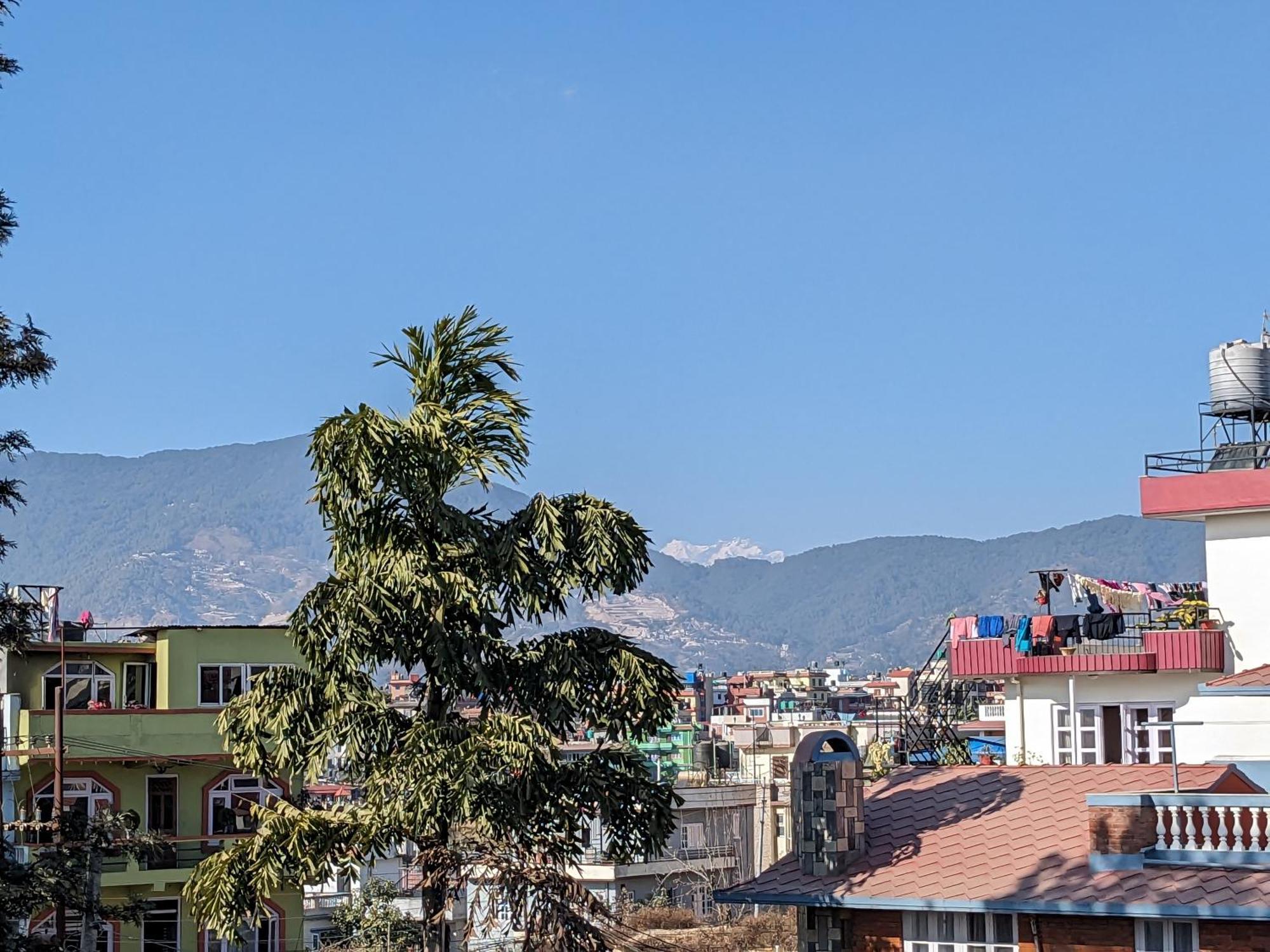 Family Home With Rooftop Access And Mountain View Katmandú Exterior foto